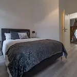 De Lux Double Room With En-Suite In Guest House City Center