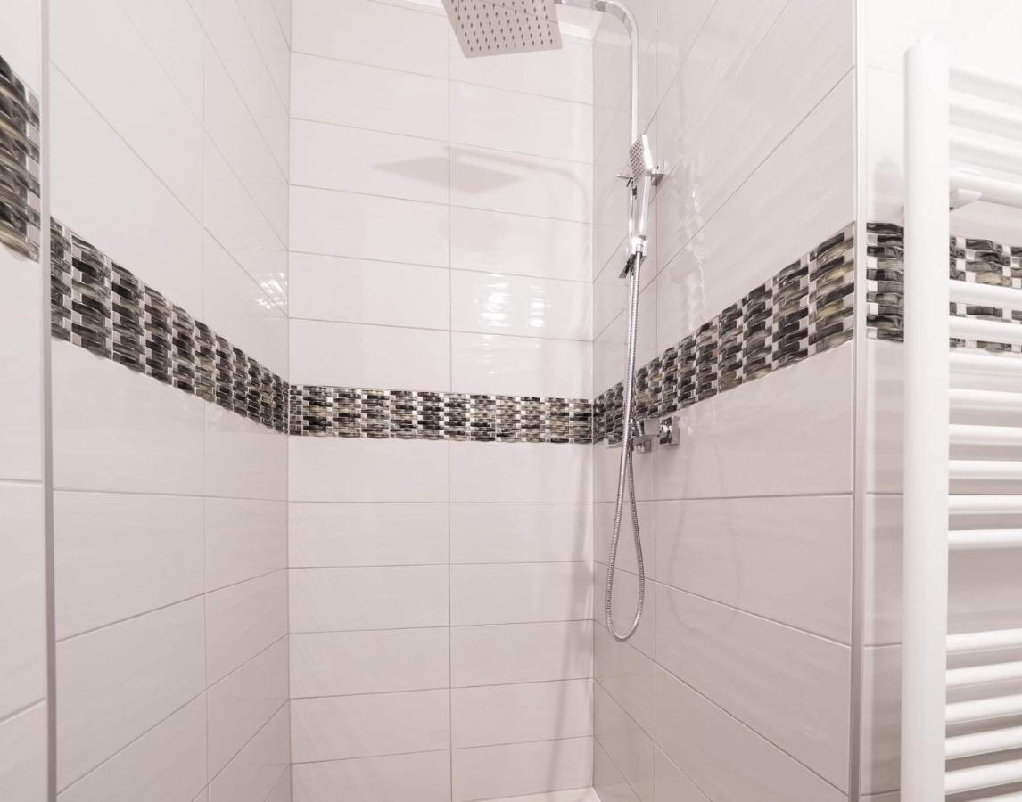 Gasthuis Executive Double With En-suite In Centre R4