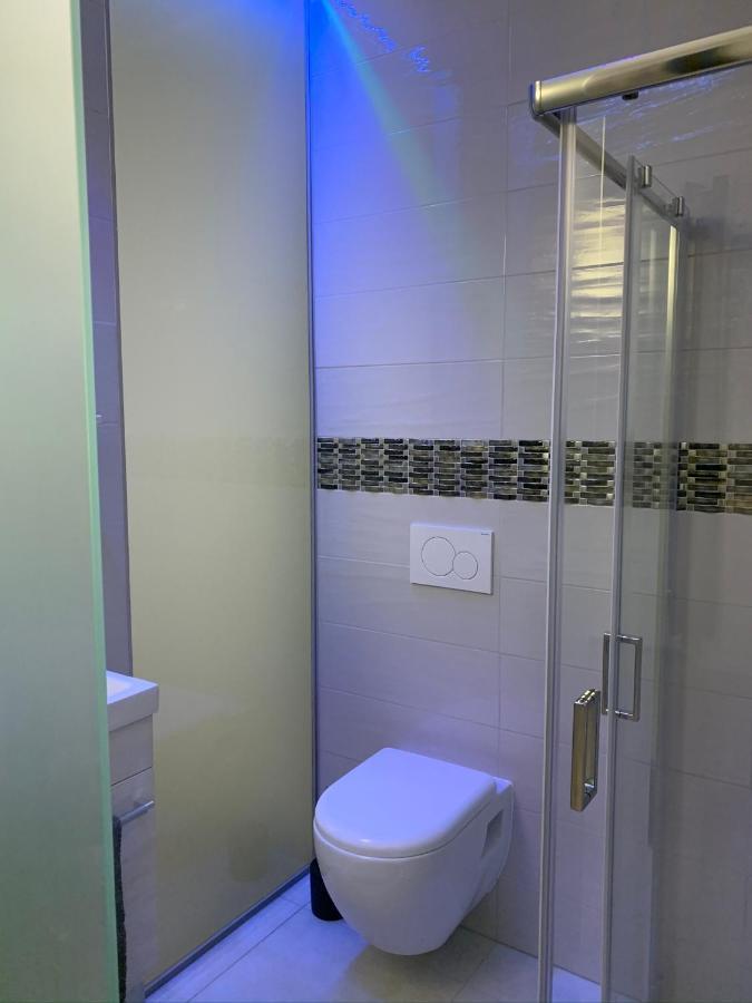 Gasthuis Executive Double With En-suite In Centre R4